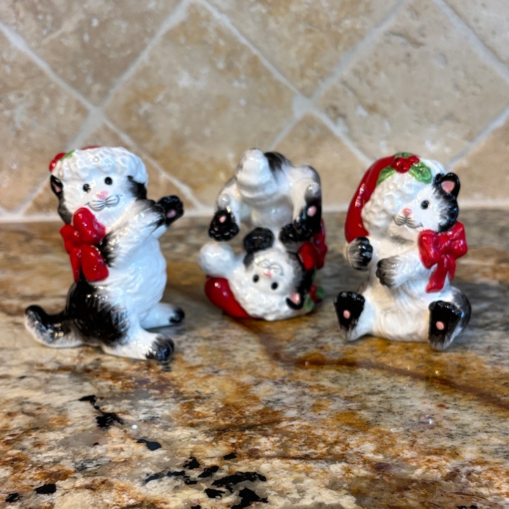 Fitz and Floyd Festive Christmas Cat Figurines- Set of 3